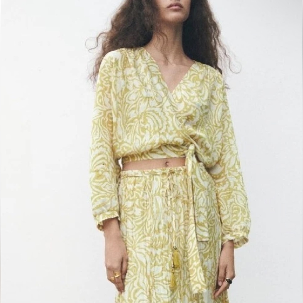 New Zara 72% viscose Tie-Front Kimono-blouse top